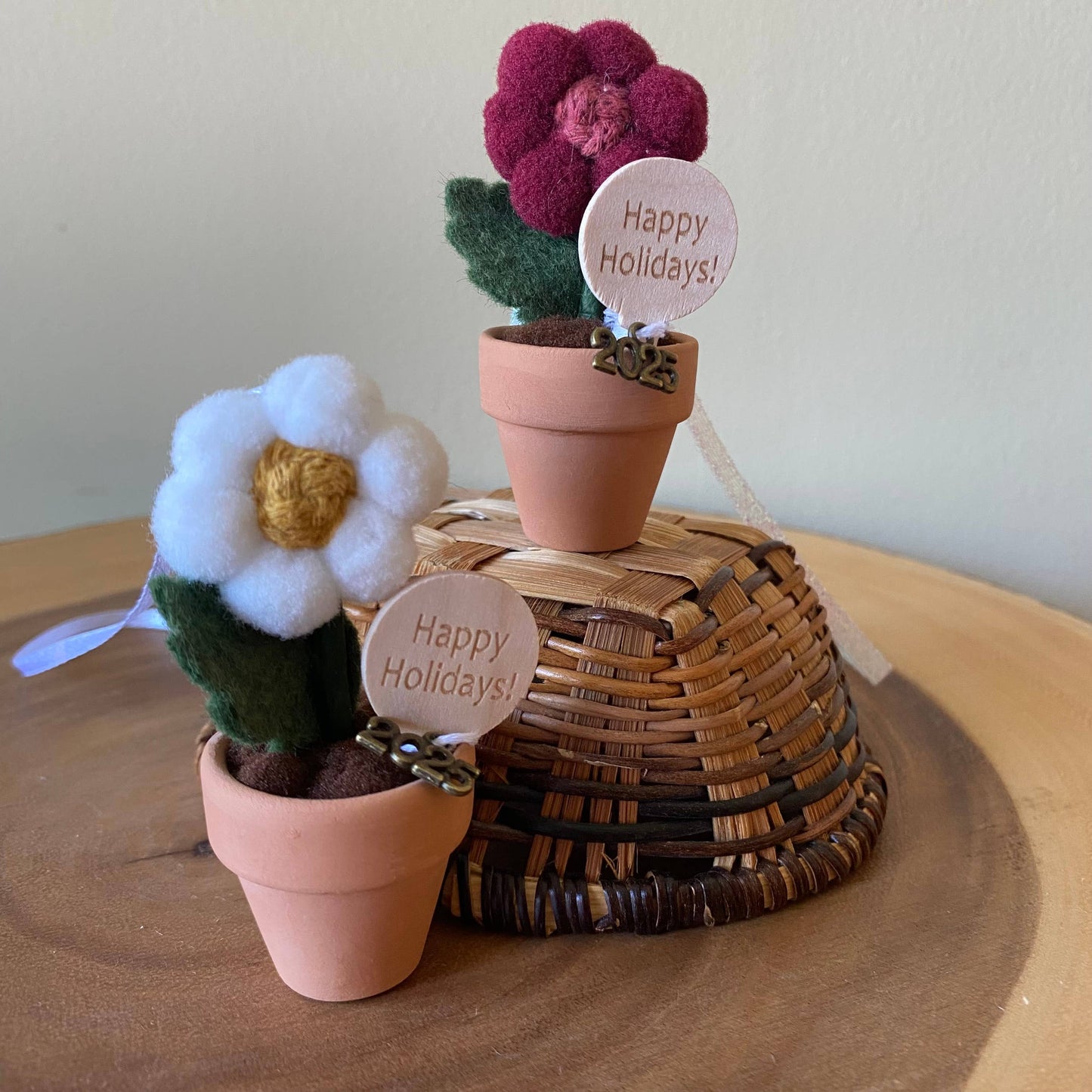 Holiday Mini Pom, Macrame/Felt Flower Tree Ornament: Burgundy w/ Knotted Middle