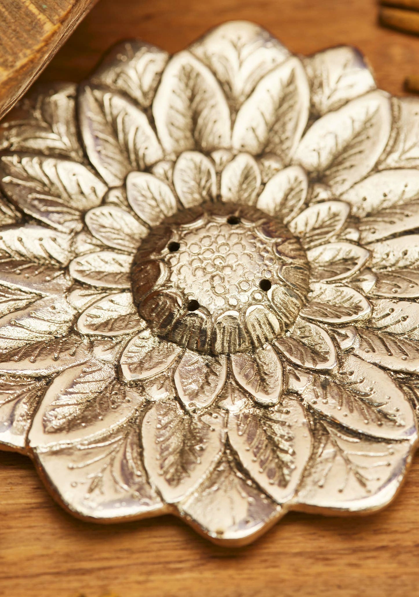 Flower Round Incense Holder