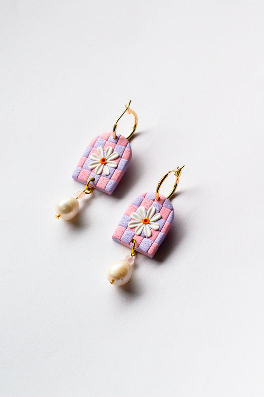 Flower Checkered Arch Gold Hoop Earrings Freshwater Pearl: Pastel Purple & Pink