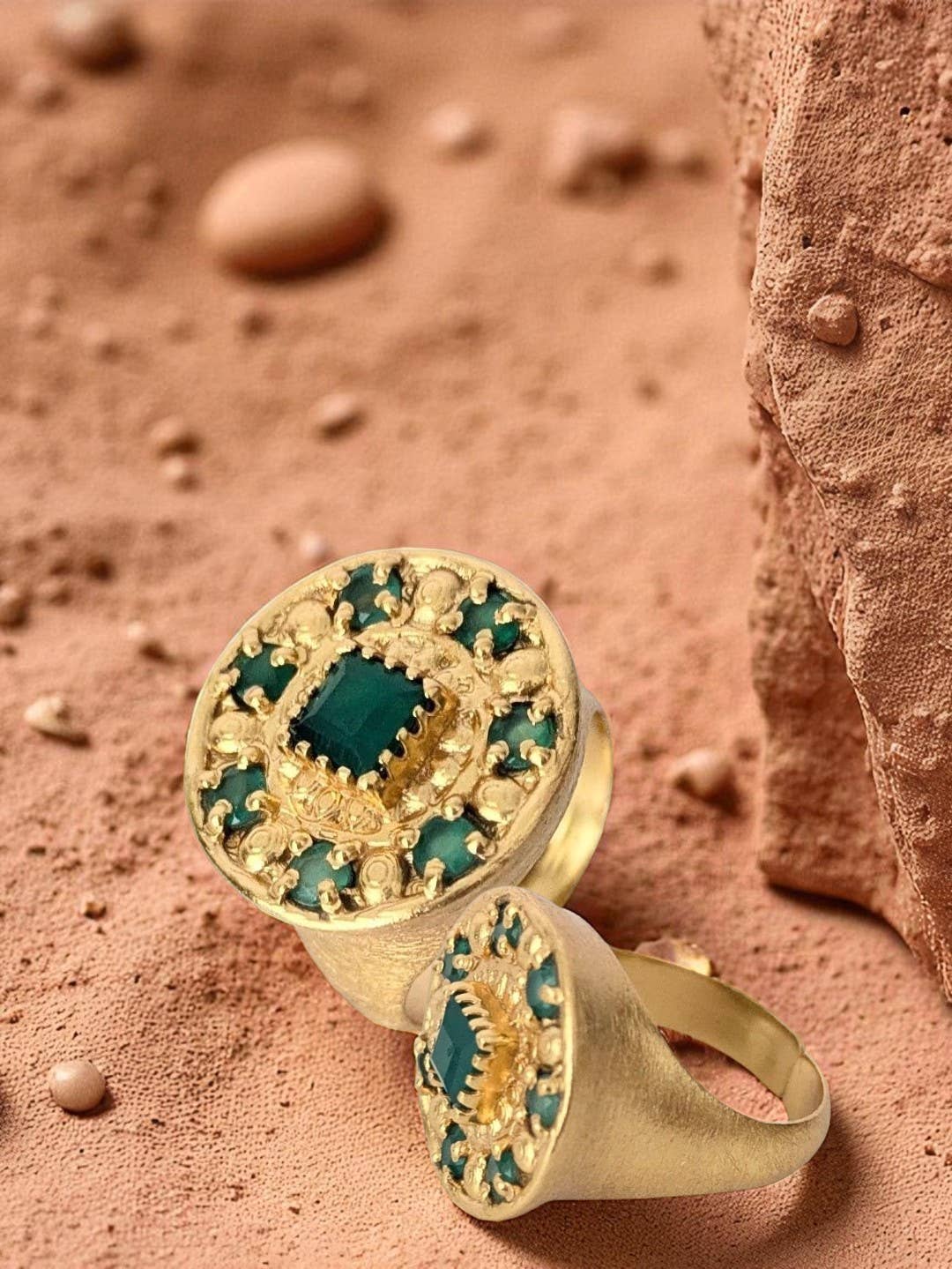 RENAISSANCE Ring Green Onyx: Garnet