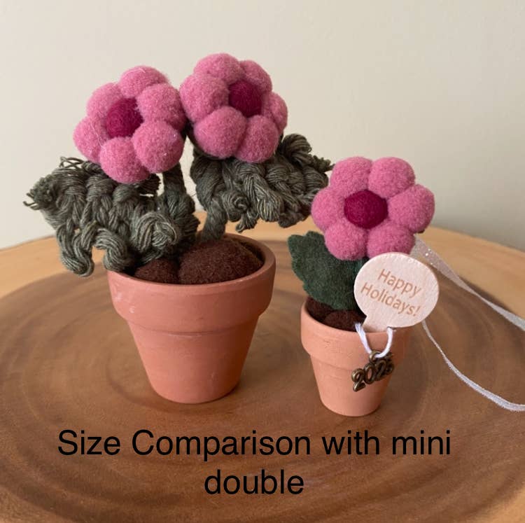 Holiday Mini Pom, Macrame/Felt Flower Tree Ornament: Burgundy w/ Knotted Middle