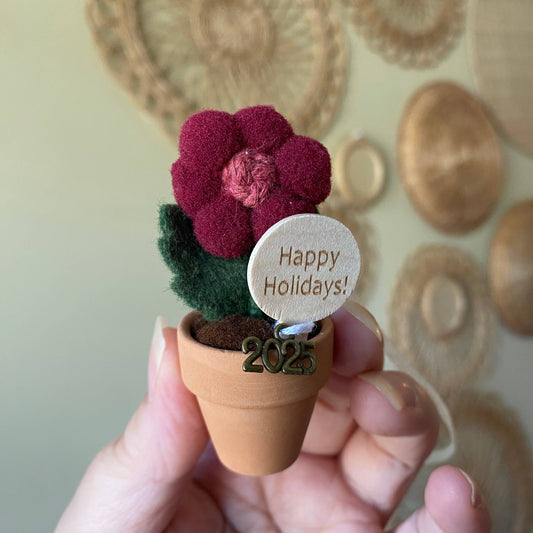 Holiday Mini Pom, Macrame/Felt Flower Tree Ornament: Burgundy w/ Knotted Middle