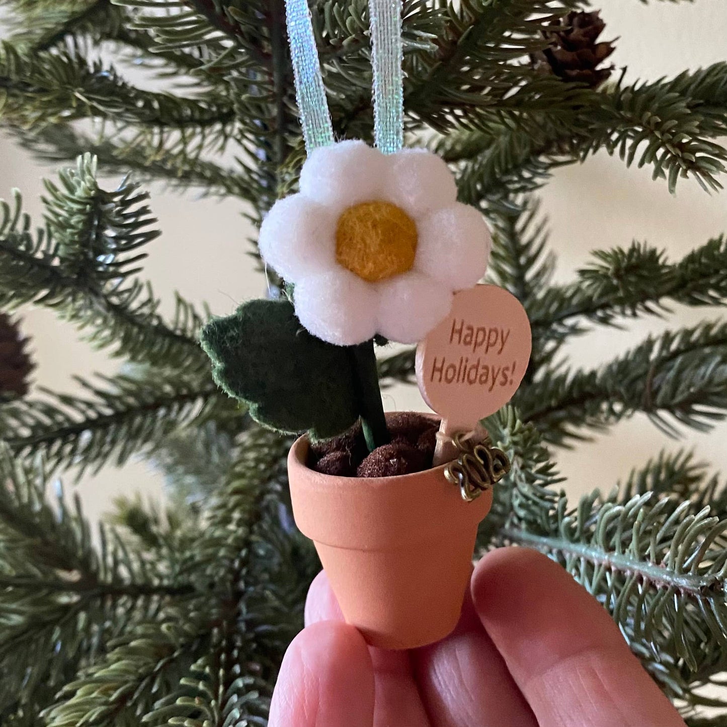 Holiday Mini Pom, Macrame/Felt Flower Tree Ornament: Burgundy w/ Knotted Middle