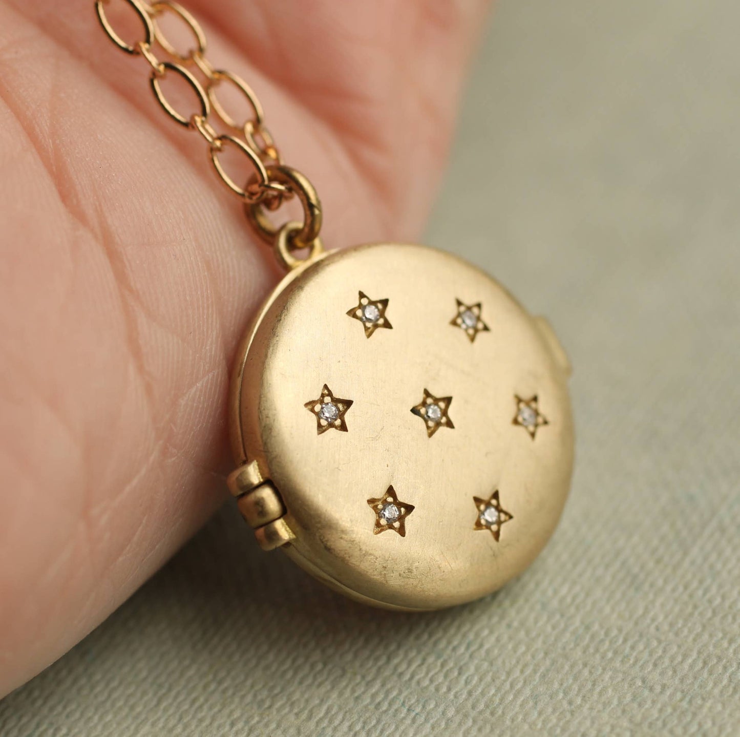 Vintage Star Locket Necklace : 20"