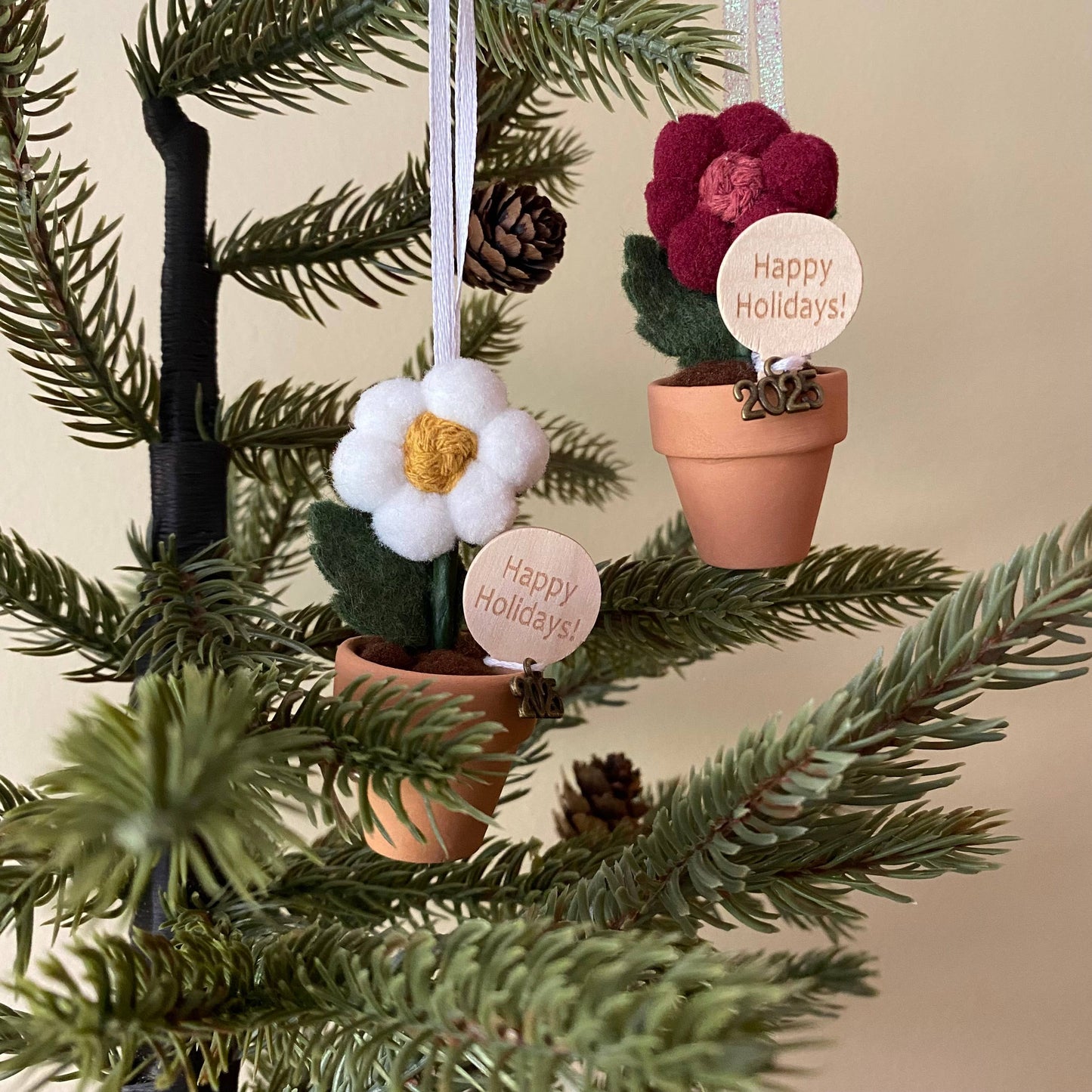 Holiday Mini Pom, Macrame/Felt Flower Tree Ornament: Burgundy w/ Knotted Middle