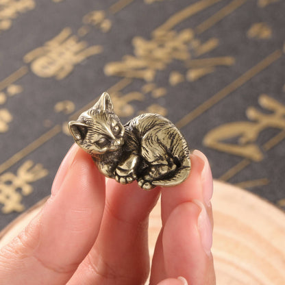 Cute Cat Hand-Held Brass Ornament Miniature Model: Sleepy Cat