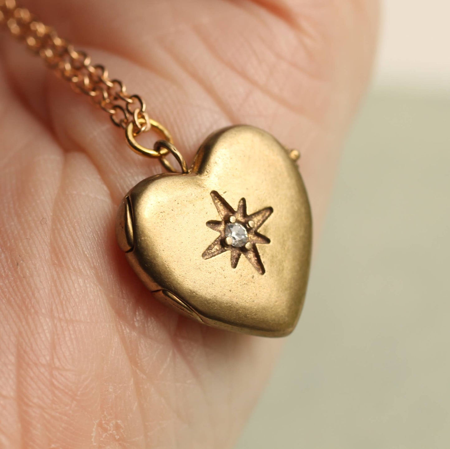 Vintage Heart Locket with Star : 20"