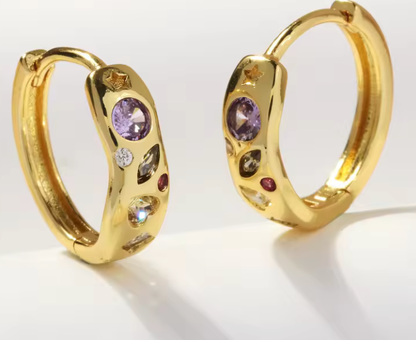 Confettie Galaxy Huggie Hing Hoop 