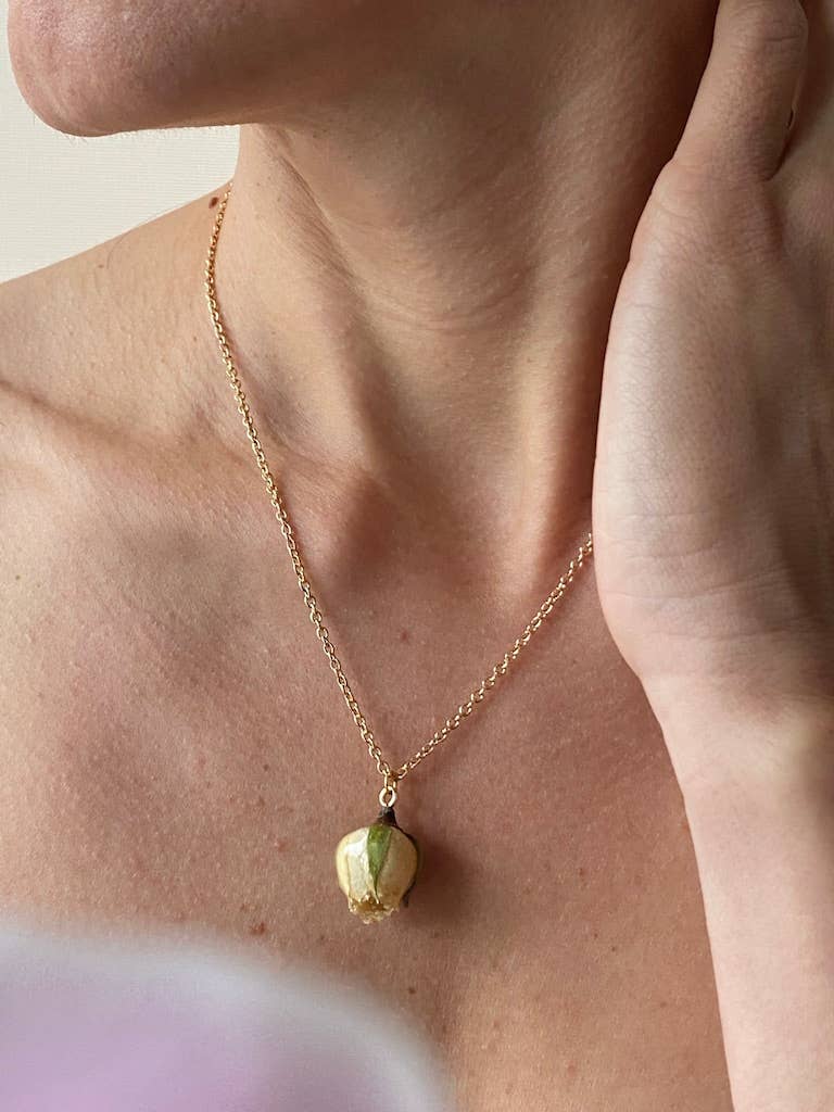 Rose Necklace: Pink / Gold