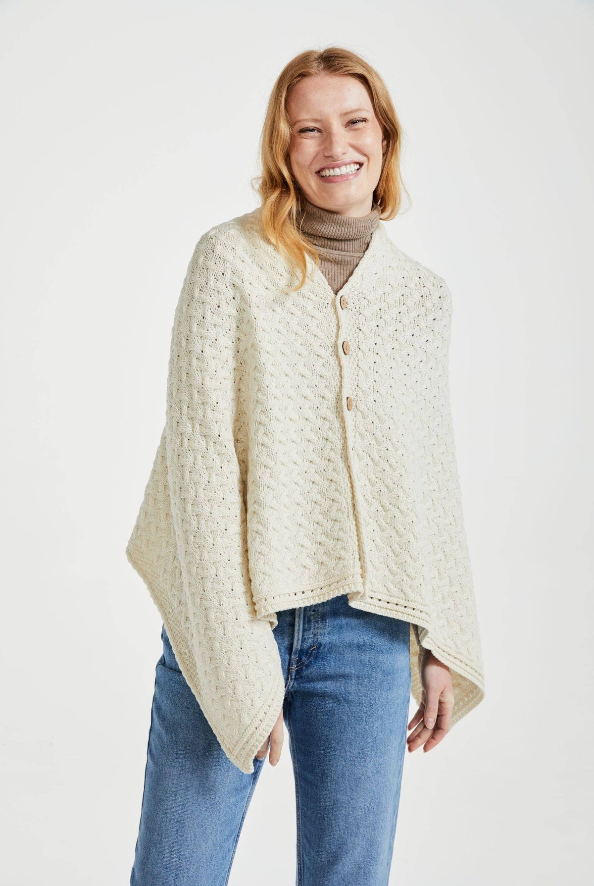 Glenbeigh Aran Cape - Cream: One Size