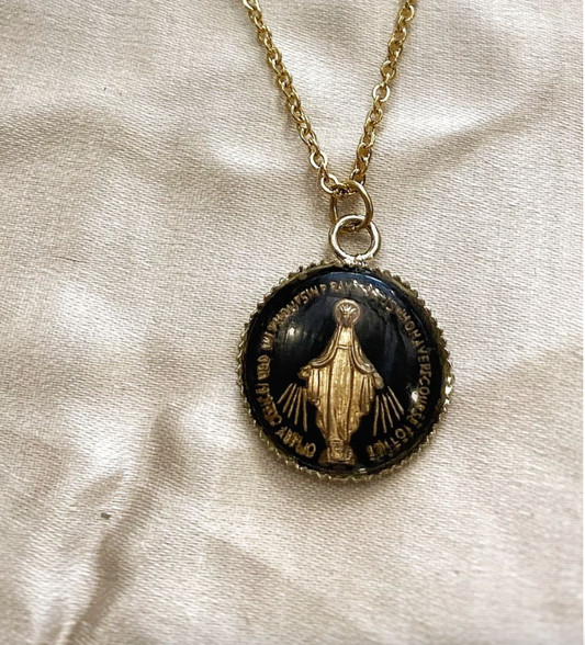 Necklace Intaille Vierge