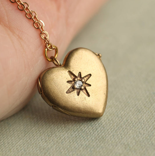 Vintage Heart Locket with Star : 20"