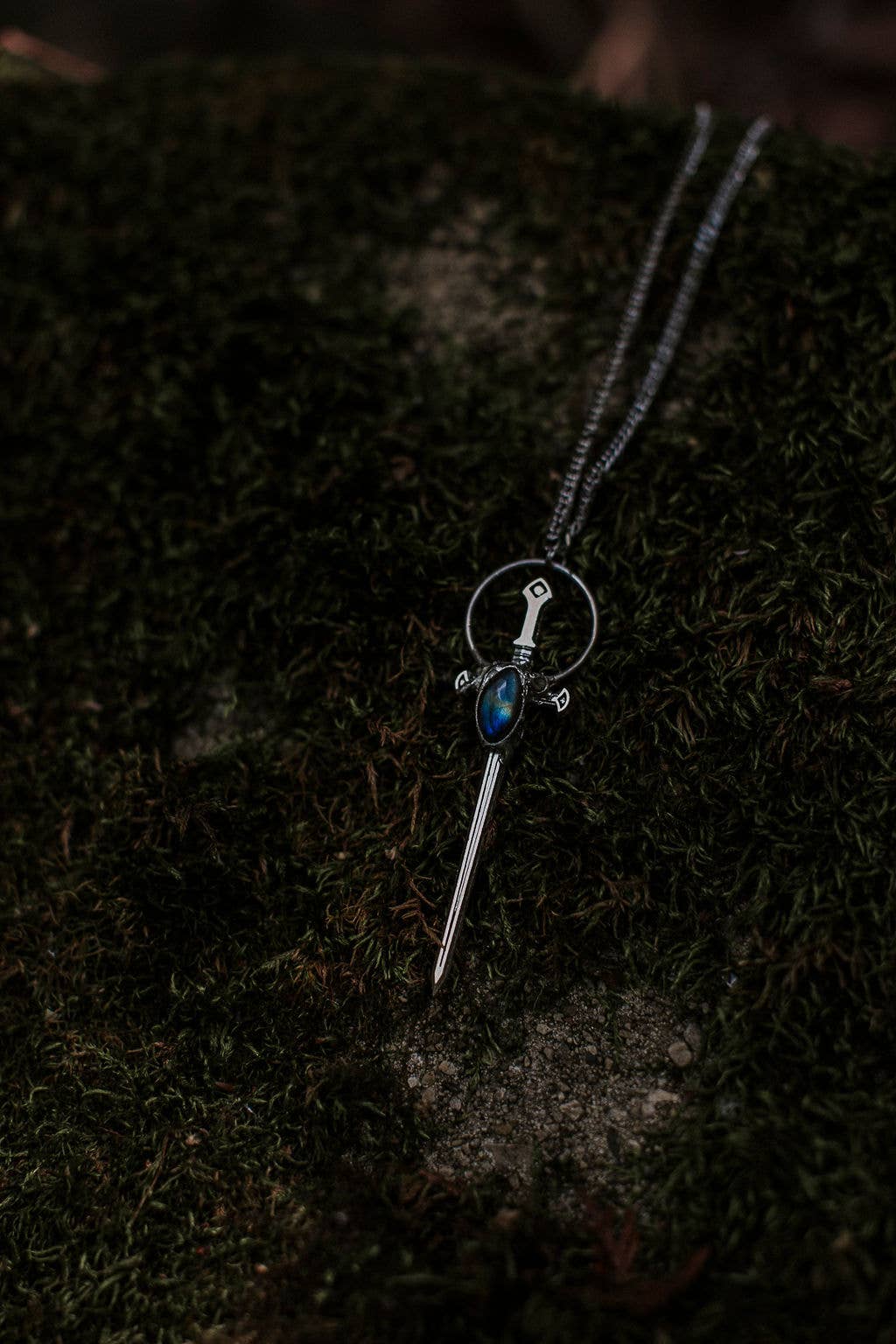 Amren Sword Necklace – Labradorite & Sterling Silver
