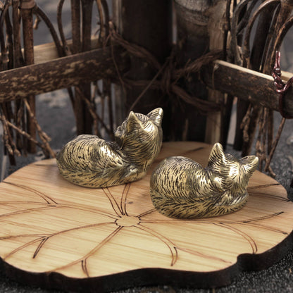 Cute Cat Hand-Held Brass Ornament Miniature Model: Sleepy Cat