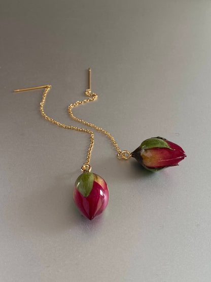 Bud Rose Threader Earrings: Red / Gold
