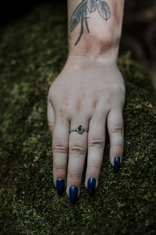 Peridot Pebble Ring – Renewal & Clarity: 7