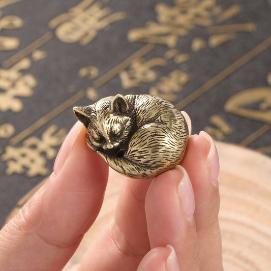 Cute Cat Hand-Held Brass Ornament Miniature Model: Sleepy Cat