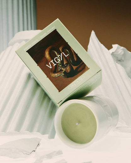 Figure Eight Candle 6.7 oz