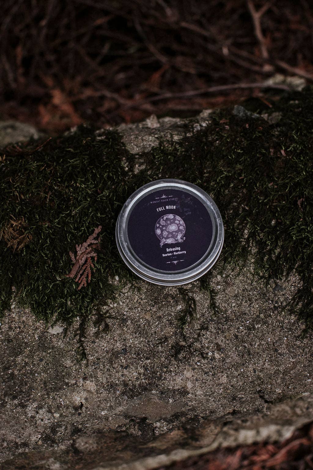 Full Moon Releasing Candle – Blackberry & Bourbon: 8oz Manifestation Candle