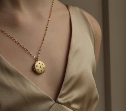 Vintage Star Locket Necklace : 20"